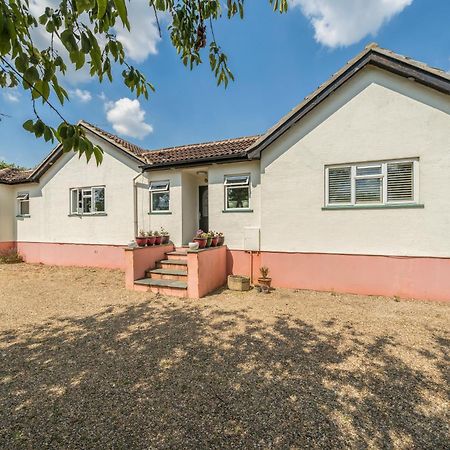 Serene Spacious Room Staines-upon-Thames Exterior photo